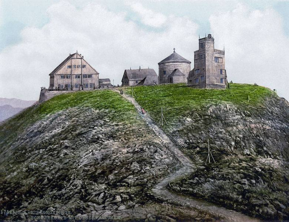 Obiekty na niece ok. 1900 - Preussische Baude, Bhmische Baude, kaplica pw. w. Wawrzyca i obserwatorium meteorologiczne (midzy 1890 and 1905)
