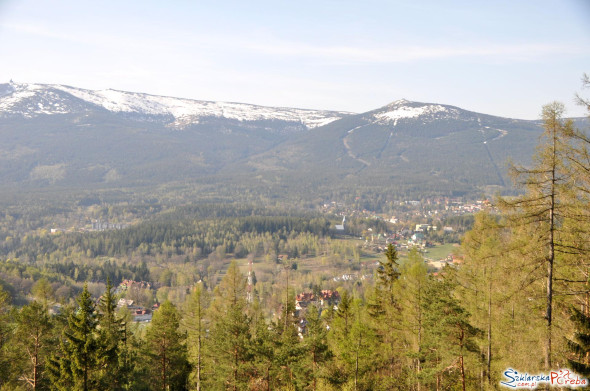 widok na Szklarską Porębe z Zakrętu Śmierci