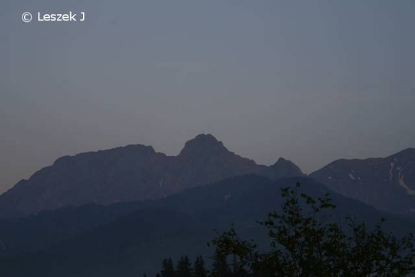 Widok na Giewont i okolice o zmieszchu
