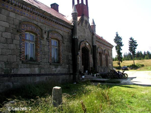 Schronisko Orle - budynek